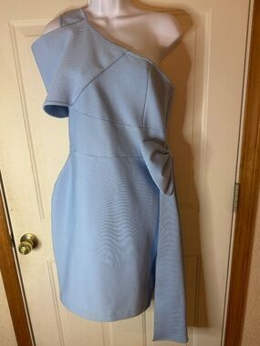 Lavish Alice Powder Blue One Shoulder Bow Cocktail Dress Size 6 Pageant Intervie